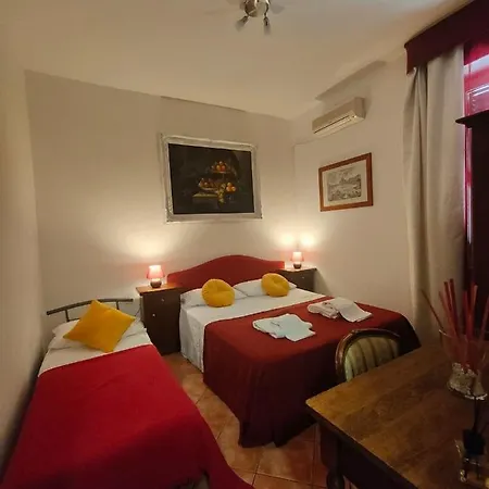 Apartment Red Nine - Stazione Tiburtina *