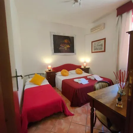 Red Nine - Stazione Tiburtina Apartment *