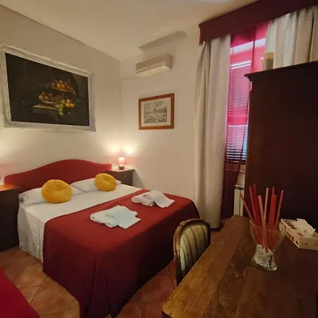 Apartment Red Nine - Stazione Tiburtina Rome