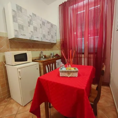 Apartment Red Nine - Stazione Tiburtina Rome